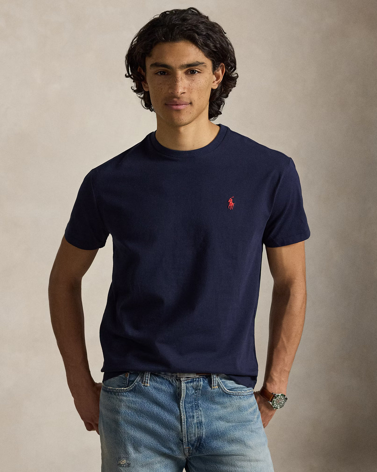 Camiseta Classic Fit con cuello redondo